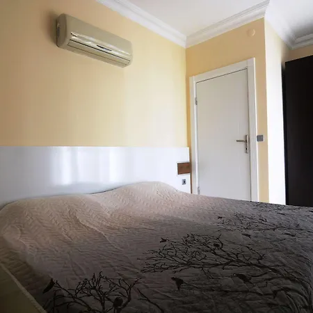 King Penelope Hotel